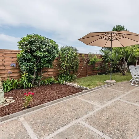 Guestready - Beach Cork Patio *